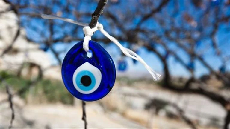 5 علامات تكشف إصابتك بالحسد.. هل تشعر بأحدهما؟ لايف ستايل 06:00 م الجمعة 20 سبتمبر 2024 الحسد هو شعور إنساني طبيعي يمكن أن يشعر به أي شخص، ولكن يمكننا تعلم كيفية التعامل معه بشكل ص