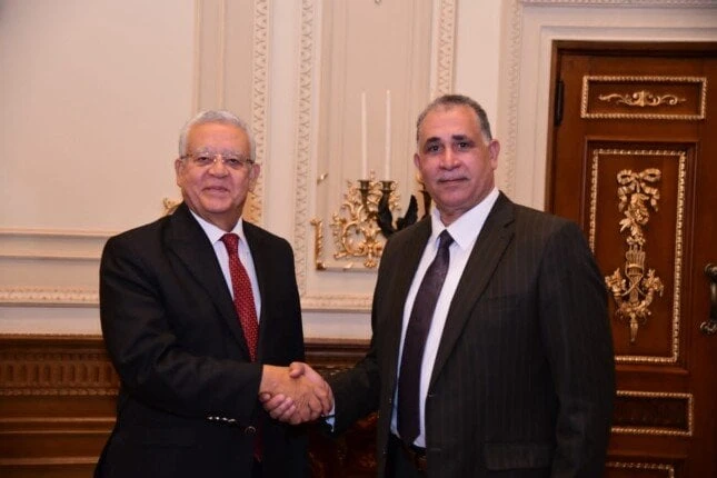 رئيس مجلس النواب يعقد لقاء خاصا مع نقيب المحامين (تفاصيل) تهاني تركي.عقد المستشار الدكتور حنفي جبالي، رئيس مجلس النواب، لقاء خاصا مع عبد الحليم علام، نقيب المحامين، بعد الانتهاء من