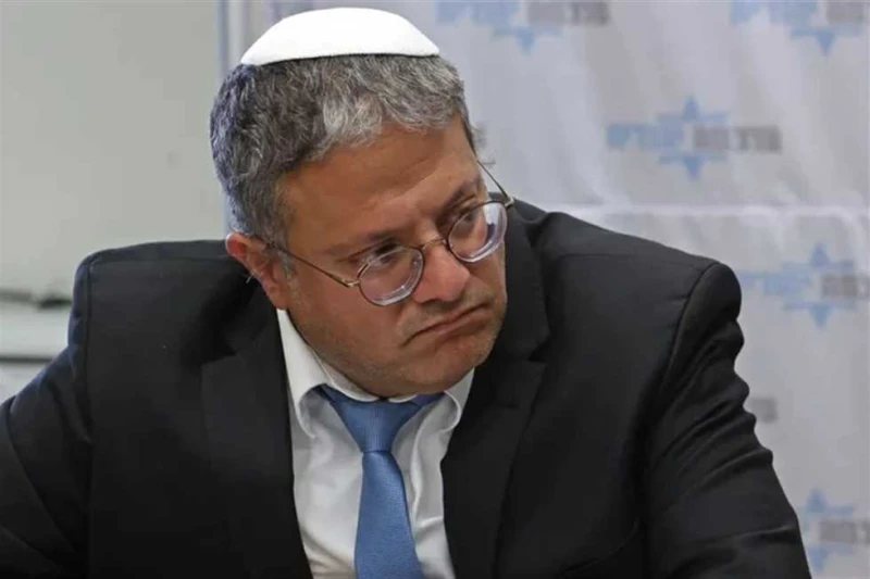 موجة استقالات في الداخل الإسرائيلي.. ما هو سر الانقسامات الداخلية المتتالية؟ ذكرت قناة القاهرة الإخبارية، في تقرير لها أن هناك عدد من قيادات الاحتلال