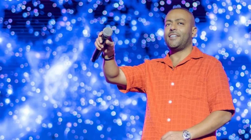 تامر عاشور يتألق في حفل كامل العدد بالإسكندرية أحيا الفنان تامر عاشور حفلا غنائيا لخريجي معهد الخدمة الاجتماعية في الإسكندرية بحضور كامل العدد، مساء