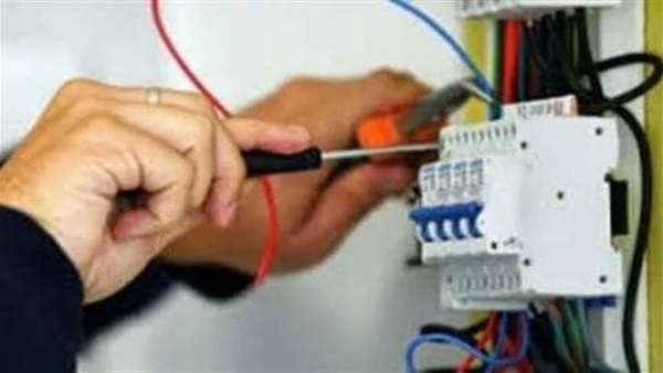 وزير الكهرباء عن سارقي التيار: بيستخدموا تكنولوجيا حديثة منعرفهاشحسم الدكتور محمود عصمت، وزير الكهرباء، الجدل حول سرقة الكهرباء من قبل المواطنين،