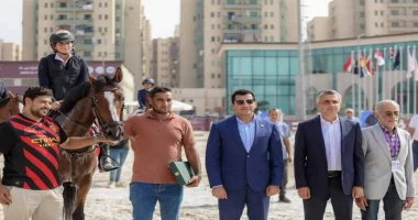 متابعة سيد زعزوع وزير الرياضة يسلم جوائز المراكز الأولى للفائزين في بطولة وادي الفروسية الدولية لقفز الموانع قام الدكتور أشرف صبحي وزير الشباب