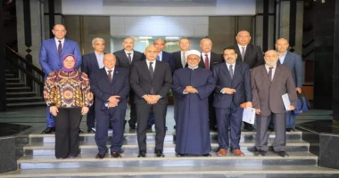 متابعة سيد زعزوع يعلن بدء تفعيل دور صندوق الرعاية الاجتماعية للمعلمين بالمهن التعليمية ومعاونيهم بالتربية والتعليم والأزهر الشريف ترأس محمد عبد
