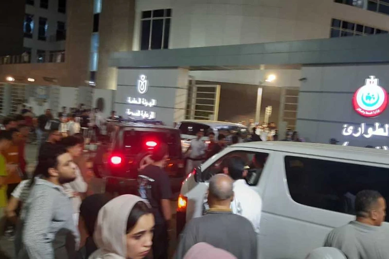 صدقة جارية علي أروح زملائهم.. طلاب الجلالة يجمعون تبرعات مالية لعمل وصلات مياه وآبار قال طلاب بجامعة الجلالة إنهم يجمعون تبرعات مالية لصالح زملائهم ضحايا حادث طريق الجلالة - العين 