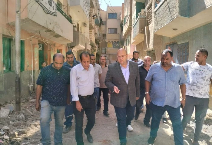 محافظة الجيزة تتابع ملف التصالح بالمركز التكنولوجي لمدينتي البدرشين والعياط قام إبراهيم الشهابي، نائب محافظ الجيزة، بجولة تفقدية للمراكز والمدن أعمال التجهيز للخطة الاستثمارية للتط