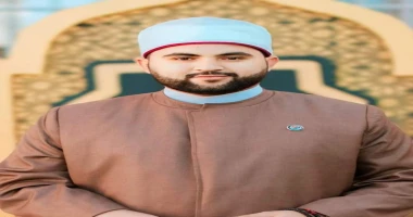 إياكم و المرأة العنيدة كتب ممدوح السنبسي إياكم و المرأة العنيدة فإنها لا تبني بيتا و لا تربي ولدا و لا تسعد زوجا النساء العنيدات هن الفاشلات في الزواج و في علاقتهن حتى مع الأقارب ٠