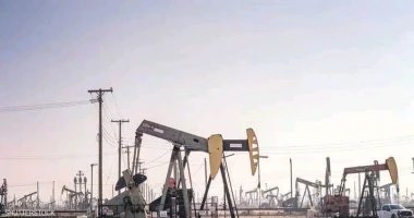 كتب أيمن بحر هبطت أسعار النفط أكثر من أربعة بالمئة إلى أدنى مستوياتها فى نحو أسبوعين أمس الثلاثاء بسبب ضعف توقعات الطلب وبعد تقرير في صحيفة ذكر أن إسرائيل لن تضرب المواقع النووية و