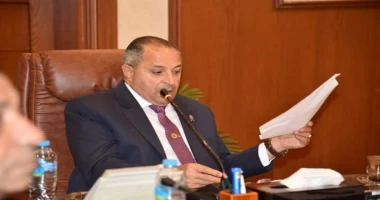 بورسعيد السيد بكري محافظ بورسعيد يوجه الأجهزة التنفيذية ببحث شكاوي المواطنين وتلبية مطالبهم والارتقاء بمستوى الخدمات المقدمة عقد اللواء أركان حرب محب