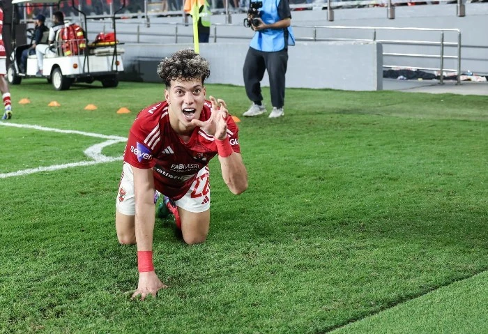 لعنة الزمالك، إمام عاشور والعقوبات مسلسل لا ينتهى مع الأهلي إمام عاشور، سادت حالة من الغضب العارم داخل القلعة الحمراء، خلال الفترة الأخيرة من لاعب الفريق الكروي الأول، بسبب تصرفاته