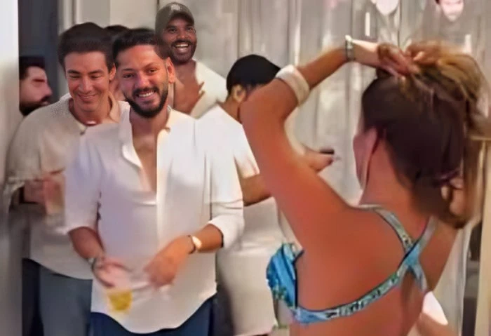 عميد كلية القرآن الكريم يصدم زوجة محمود شاهين بسبب راقصة عيد الميلاد انتقد الدكتور عبدالفتاح خضر، عميد كلية القرآن الكريم وأستاذ الدراسات القرآنية