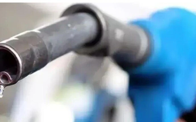 أسعار البنزين والسولار اليوم الإثنين 14 أكتوبر 2024أسعار البنزين والسولار.. يترقب كثير من المواطنين اجتماع لجنة التسعير التلقائي للمواد البترولية،