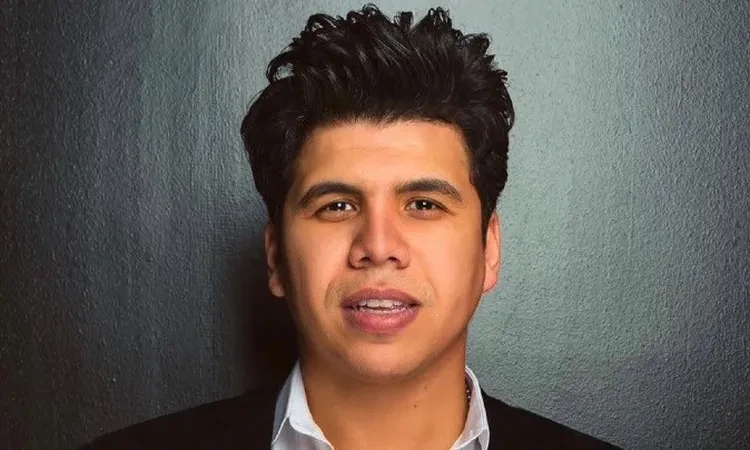 تامر أمين يمهاجم عمر كمال: انت خايف على القرشيناتهاجم الإعلامي تامر أمين، بضراوة مؤدي المهرجانات عمر كمال، بعد تصريحاته الأخيرة بتوجيه سؤال عن هل أموال المهرجانات حلال ام حرام، لاف