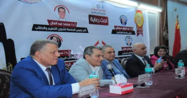 رئيس جامعة كفر الشيخ يشهد حفل استقبال الطلبة الجدد وذكري انتصارات حرب اكتوبر المجيدة بكلية الطب البيطري كتب - محمود الهندي شهد الدكتور عبد الرزاق دسوقي، رئيس جامعة كفر الشيخ، حفل ا