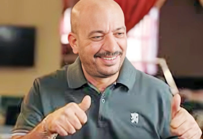 ضحك على مصر في عيد النصر، صبحي كابر يروج لمطعمه الجديد بخطة ذكية ضجت مصر منذ صباح أمس الأحد بأخبار صبحي كابر، فمنذ بداية اليوم، تصدر مشهد بيع مطعم صبحي كابر الصورة، وذلك لما له من 