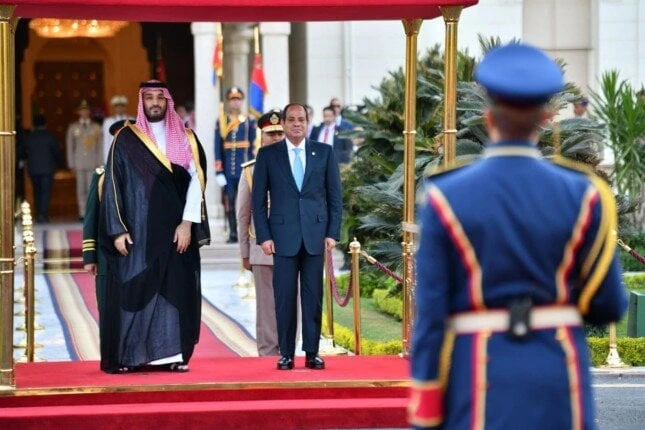 ولى العهد السعودي يبعث برقية للرئيس السيسي: شكرا على حفاوة الاستقبال وكرم الضيافة الرئيس السيسي وولي العهد السعوديبعث ولي العهد السعودي رئيس مجلس