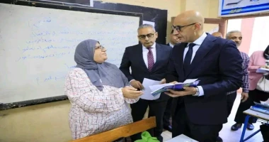 وزير التربية والتعليم يجري زيارة تفقدية مفاجئة لعدة مدارس بإدارة المطرية التعليمية لمتابعة انتظام العملية التعليمية كتبمحمود شتا الأربعاء ٢٣ أكتوبر ٢٠٢٤ أجرى السيد محمد عبد اللطيف 