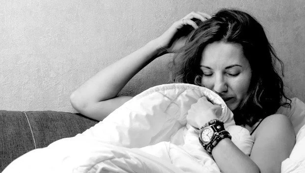 تفسير رؤيا الشخص نفسه عاريا بالشارع لابن سيرينتفسير رؤيا الشخص نفسه عاريا.. الإنسان يكره التعري أمام الناس ويحاول ستر نفسه دائما، وهذا الفعل يعتبر من