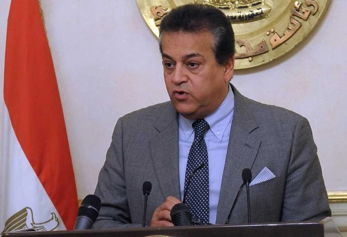 نائب رئيس الوزراء للتنمية البشرية يستعرض أمام البرلمان كشف حساب 100 يوم ألقى الدكتور خالد عبد الغفار، نائب رئيس مجلس الوزراء للتنمية البشرية ووزير الصحة والسكان، بيان أمام الجلسة ا