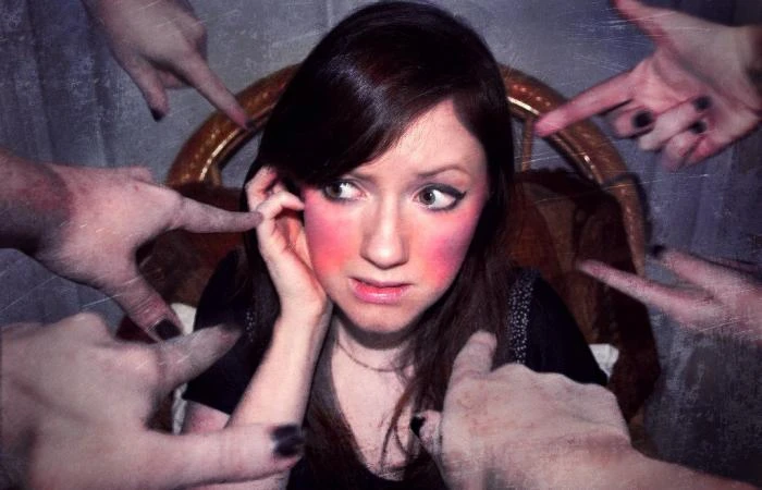 رهاب التورد أو الخوف من احمرار الوجه رهاب معقد نسبيا ويفترض إيجاد حل له والتغلب عليه نهائيا، فهو استجابة فيزيولوجية تحدث من بين الأمور الأخرى التي تبعث الشعور بالقلق أو الارتباك، و