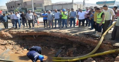 أسيوط سيد زعزوع محافظ أسيوط يتابع أعمال الصيانة وإصلاح تسريب مفاجئ بخط طرد الصرف الصحي بالطريق الدائري واصل اللواء دكتور هشام أبو النصر محافظ أسيوط متابعته منذ الصباح الباكر فور إب