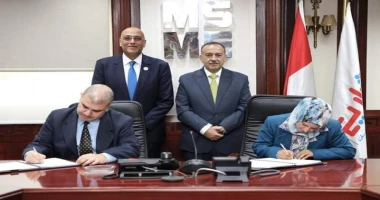 محافظ أسيوط يشهد توقيع عقود بين جهاز تنمية المشروعات وجمعيات أهلية لتنفيذ مشروعات للتنمية المجتمعية أسيوط سيد زعزوع شهد اللواء دكتور هشام أبوالنصر محافظ أسيوط، والأستاذ باسل رحمي ا