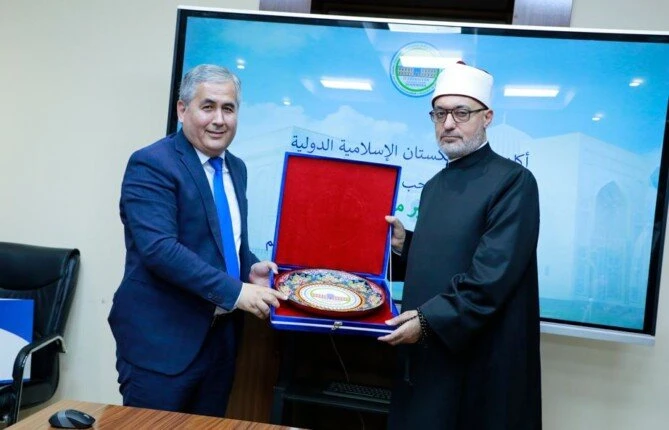 مفتي الجمهورية يزور الأكاديمية الإسلامية الدولية في أوزبكستانمفتي الجمهورية يزور الأكاديمية الإسلامية الدوليةزار الدكتور نظير عياد، مفتي الجمهورية