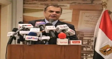 كتب - محمود الهندي تنطلق فعاليات الدورة السابعة من مهرجان أيام القاهرة الدولي للمونودراما، برئاسة الدكتور أسامة رؤوف، فى السابعة والنصف من مساء غد الثلاثاء على المسرح المكشوف بدار