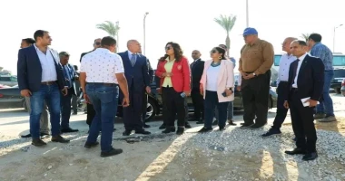 كتبأيمن بحر تفقدت الدكتورة منال عوض وزيرة التنمية المحلية والدكتور إبراهيم صابر محافظ القاهرة مساء اليوم الأعمال التى تقوم بها الهيئة العامة لنظافة وتجميل وإنارة القاهرة لإنشاء ساح