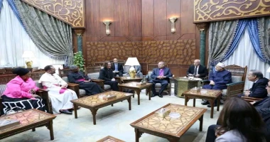 كتب - محمود الهندي استقبل فضيلة الإمام الأكبر أ. د. أحمد الطيب، شيخ الأزهر الشريف، الدكتور القس أندريه زكي، رئيس الطائفة الإنجيلية بمصر، ووفد مجلس كنائس جنوب إفريقيا والكنائس الأمر