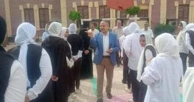 كفر الشيخ-سهيله عبداللطيف وكيل تعليم كفر الشيخ يتفقد عدد من المدارس لمتابعة انتظام سير العملية التعليمية أجرى محمد عبد الله، وكيل وزارة التربية