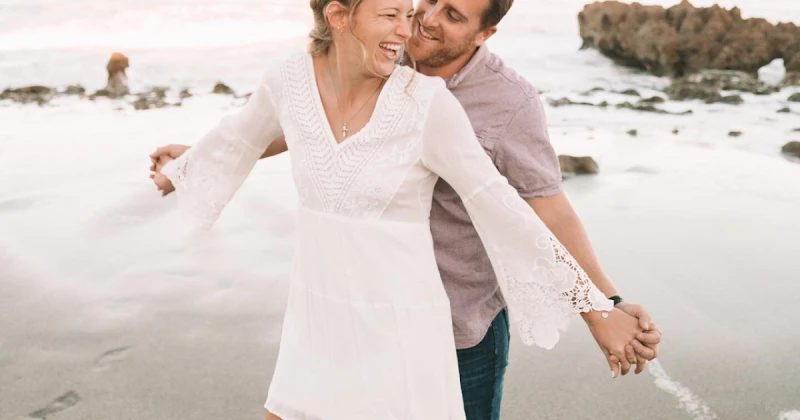 رواية حبها مختوم في قلبي الفصل الثامن 8 عديييي هوا انت !!بتقف كيان بفرحه شديده وهي بتجري نحوه وطه بينزل راسه في الأرضعدي بجمود وهو بيرفع ايده قدامها : ابعديييي متقربيش مني !!كيان ب