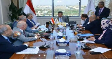 وزير التموين والتجارة الداخلية يلتقي بعدد من السادة أعضاء مجلسي النواب والشيوخ كتب - محمود الهندي في إطار عقد مجموعة من اللقاءات والأجتماعات الدورية، عقد اليوم الدكتور شريف فاروق و