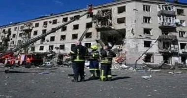 كتب أيمن بحر أفادت وزارة الدفاع الروسية اليوم الخميس بأن أنظمة الدفاع الجوي الروسية دمرت خلال الليلة الماضية 21 طائرة مسيرة أوكرانية فوق الأراضى الروسية. وقالت وزارة الدفاع الروسية