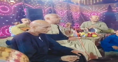 قوص:إمبراطور المعانى ياسر رشاد يتألق برفقة حسانى القوصى بمهرجان الخرانقه كتب هيثم السنارى فن الكف والتراث الشعبى المصرى مذاق خاص يتذوقة جمهوره ، وإبداع الفنان والإرتجال بالقوافى ال