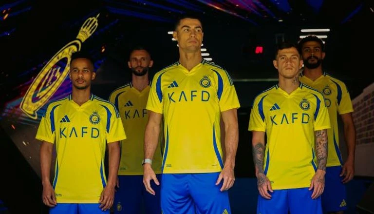 موعد مباراة النصر والتعاون السعودي في نصف نهائي كأس السوبر السعودي 1446 التشكيلة والقنوات الناقلة في الفترة الحالية ينتظر عشاق كرة القدم مباريات نصف