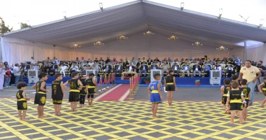 كتبت أمل عبد الرحيم شهد اللواء طيار أ.ح أكرم محمد جلال محافظ الإسماعيلية، مساء اليوم الخميس، الاحتفالية التي أقامتها المحافظة احتفالا بالذكرى الثالثة والسبعين لعيدها القومي، بالطري