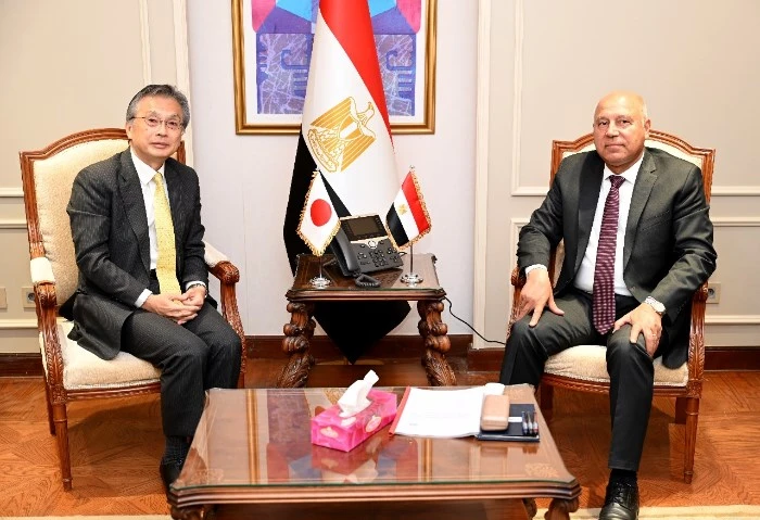 وزارة النقل تبحث أوجه التعاون مع شركة يازاكي اليابانية للأنظمة الكهربائية للسيارات قال الفريق مهندس كامل الوزير، نائب رئيس مجلس الوزراء للتنمية الصناعية وزير الصناعة والنقل، إن وزا