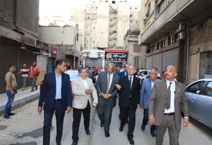 صابر يتابع آخر مستجدات مشروع تطوير منطقة القاهرة الخديوية قال دكتور إبراهيم صابر، محافظ القاهرة، إن المحافظة تحرص على تطوير منطقة القاهرة الخديوية،