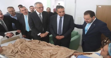 في إطار متابعة وزير التعليم العالي لحادث الجلالة وفد قيادات التعليم العالي يزور الطلاب المصابين ويطمئن على تقديم الرعاية الكاملة لهم كتب - محمود
