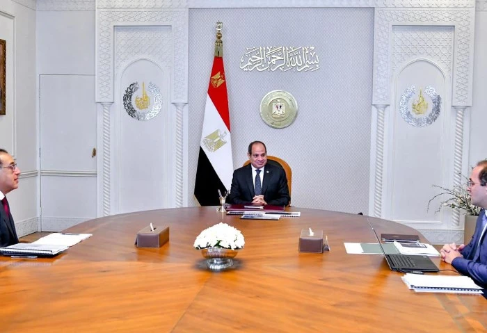 الرئيس السيسي يتابع مؤشرات الأداء المالي للموازنة العامة اجتمع الرئيس عبد الفتاح السيسي اليوم مع الدكتور مصطفي مدبولي رئيس مجلس الوزراء، وأحمد كوجك