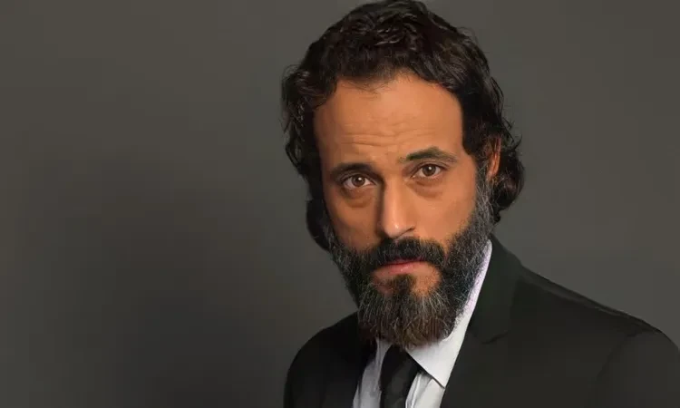 بعد غياب 3 سنوات.. يوسف الشريف يعود للدراما بعمل جديديعود الفنان يوسف الشريف إلى الساحة الدرامية التلفزيونية بعد فترة غياب عن جمهوره، من خلال مسلسل