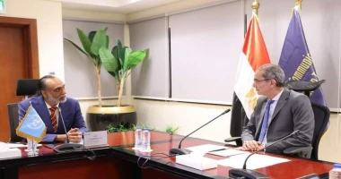 متابعة سيد زعزوع وزير الاتصالات يبحث مع البنك الدولى مشروعات التعاون المشترك في مجال نطوير البنية التحتية وبناء القدرات الرقمية عقد الدكتور عمرو طلعت