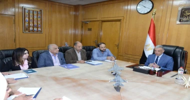 كتبت أمل عبد الرحيم وجه اللواء طيار أ.ح أكرم محمد جلال محافظ الإسماعيلية بإعداد نموذج أو دليل استرشادي لأصحاب السلاسل التجارية أو المحال التجارية؛ لتحسين الخدمات المقدمة للمواطنين