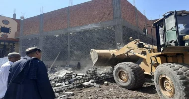 أسيوط سيد زعزوع إزالة ل 9حالات تعدي على أراضي زراعية ومخالفة بناء بمركزي القوصية وديروط وحي غرب قال اللواء دكتور هشام أبو النصر محافظ أسيوط أنه تم