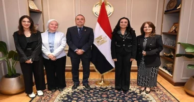 متابعة سيد زعزوع وزيرة التضامن تلتقي الممثل المقيم الجديد لصندوق الأمم المتحدة للسكان ويبحثان التوسع في الخطط والبرامج المقرر استقبلت الدكتورة مايا