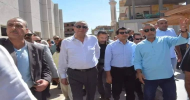 كتبمحمود شتا وزير الرياضة ومحافظ الغربية يتفقدان مركز شباب محمد صلاح بقرية نجريج محافظ الغربية:المركز سيتم تجهيزه بأفضل الإمكانيات ونأمل ان يخرج
