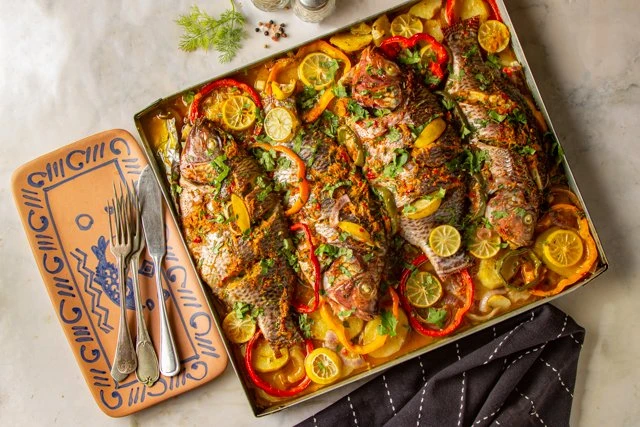 أحلى من المطاعم.. طريقة عمل صينية سمك بلطي بالخلطةمن منا لا يحب أكل السمك الذي يعد من أفضل المأكولات، التي لا يختلف عليها أحد، بسبب مذاقه الجميل، واحتوائه على العناصر الغذائية التي