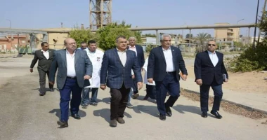 كتب اسامة. عبدالحميد وزير الدولة للإنتاج الحربي يقوم بجولة تفقدية مفاجئة لشركة أبو زعبل للكيماويات المتخصصة قام المهندس محمد صلاح الدين مصطفى وزير الدولة للإنتاج الحربي بجولة تفقدي