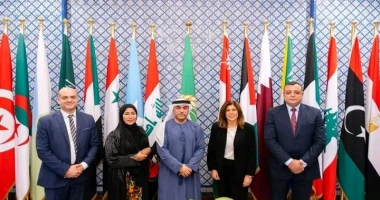 متابعة - علاء حمدي قام وفد الفجيرة الاجتماعية الثقافية بزيارة رسمية لجامعة الدول العربية في القاهرة حيث تم عقد اجتماع بين جامعة الدول العربية (إدارة