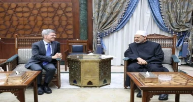 شيخ الأزهر والبروفيسور جيفري ساكس لأمريكا : أوقفوا العدوان على غزة ولبنان كتب - محمود الهندي قال فضيلة الإمام الأكبر، إن من أبرز التحديات العالمية المعاصرة كيفية تمرير صوت علماء ال